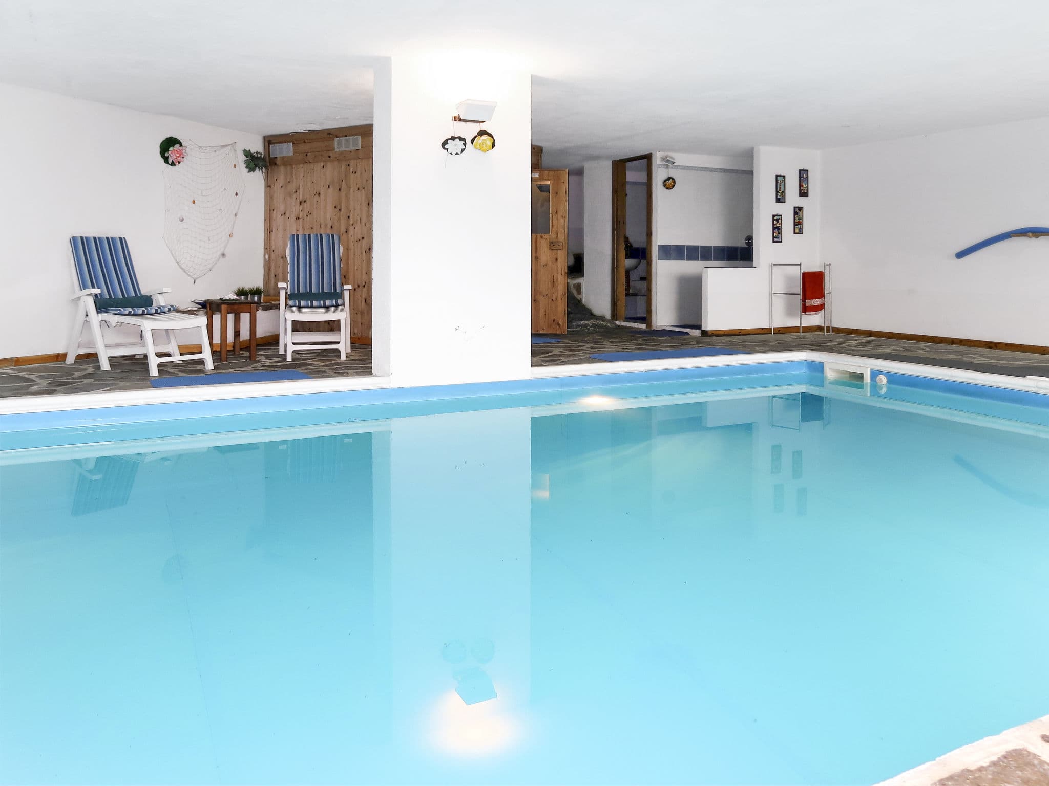 Pool Indoor