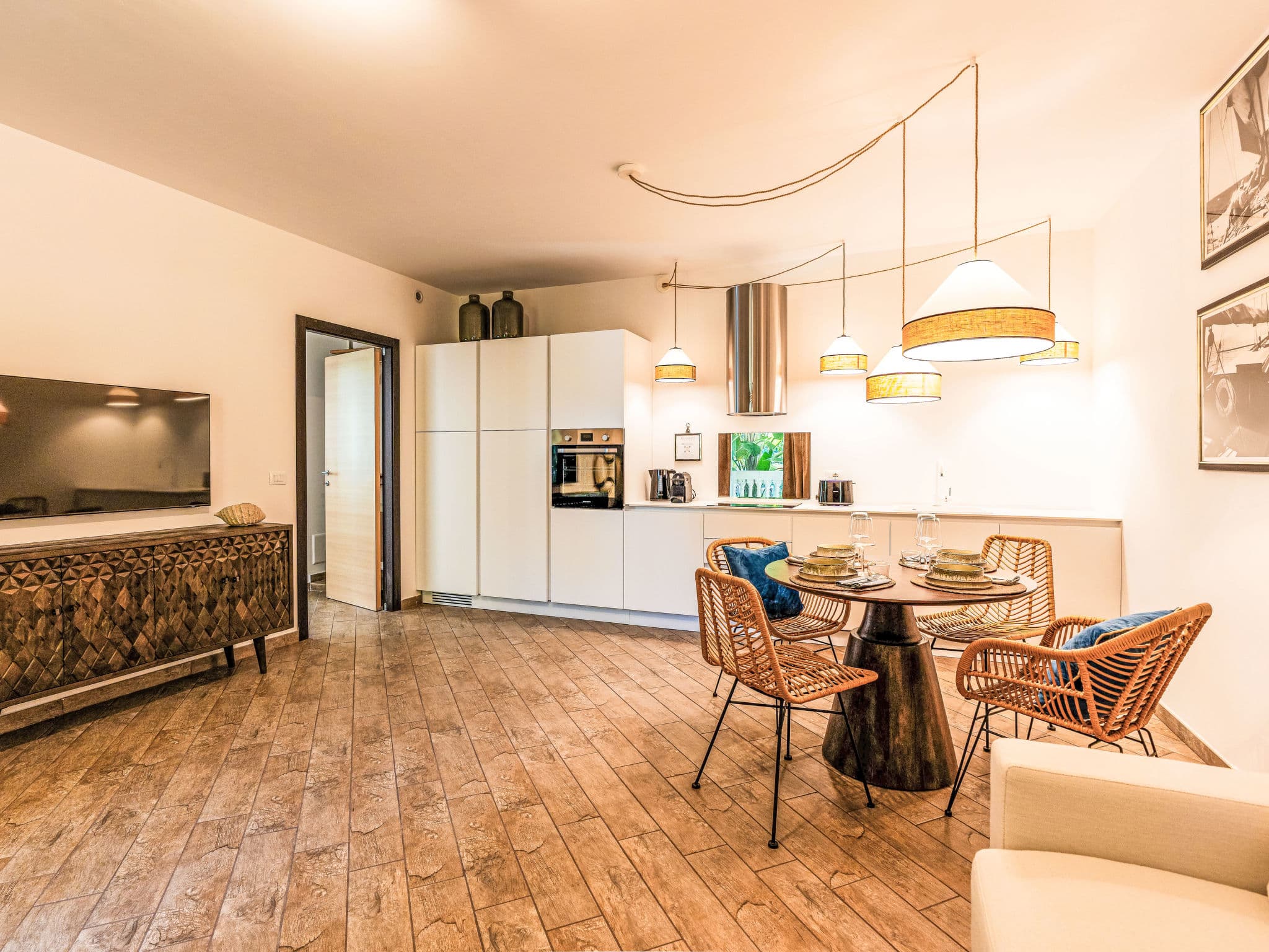 Kitchen / Dining Room