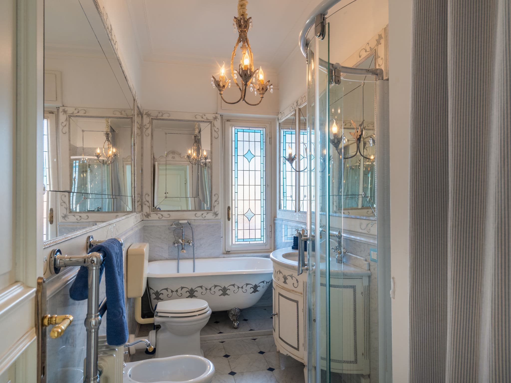 Bathroom / Wellness