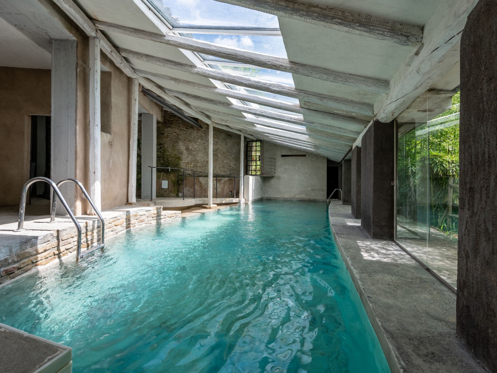 Pool Indoor