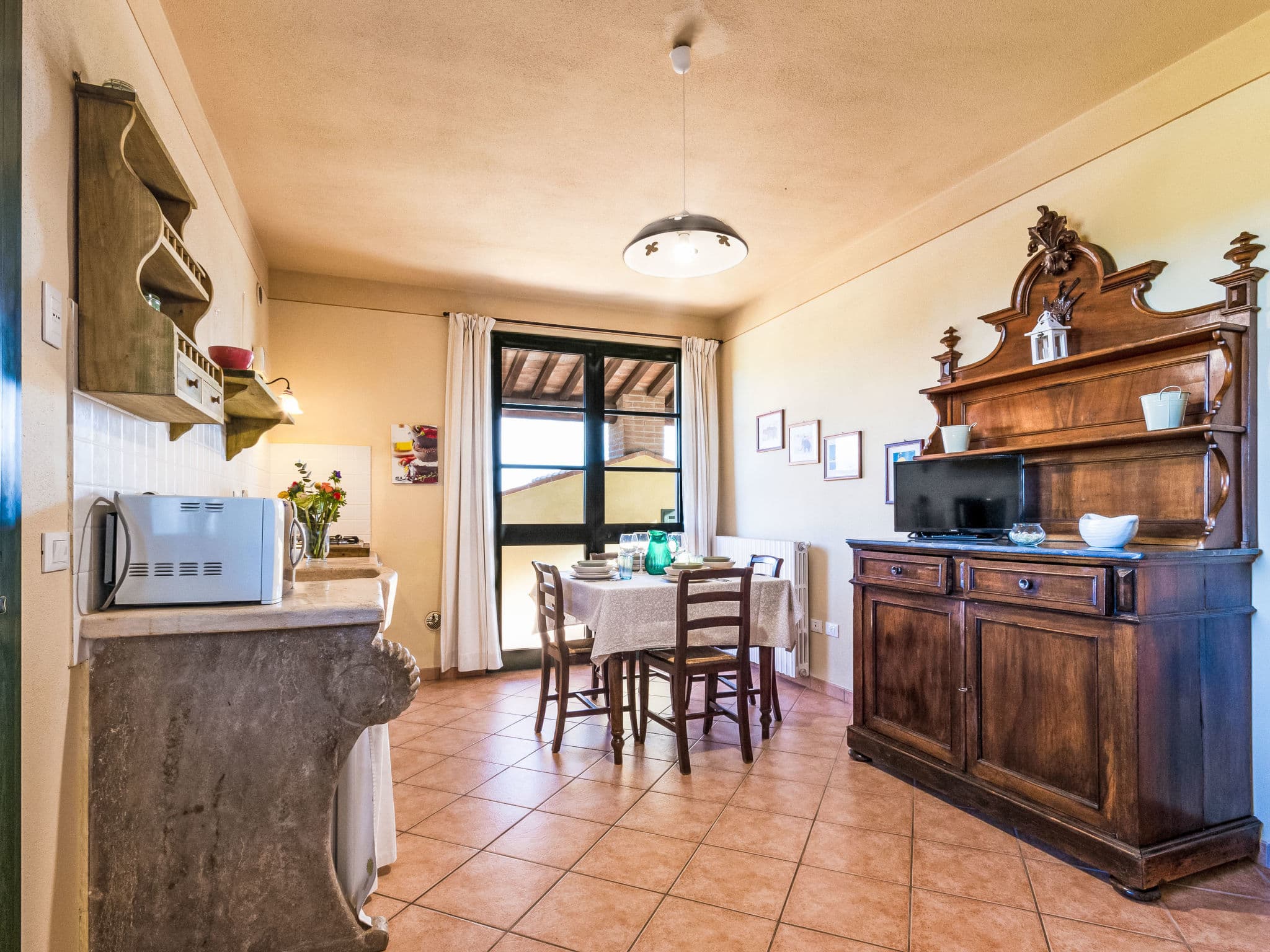 Kitchen / Dining Room