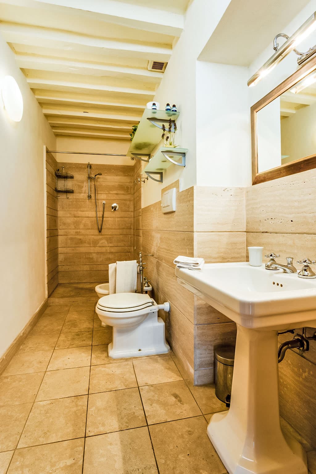 Bathroom / Wellness