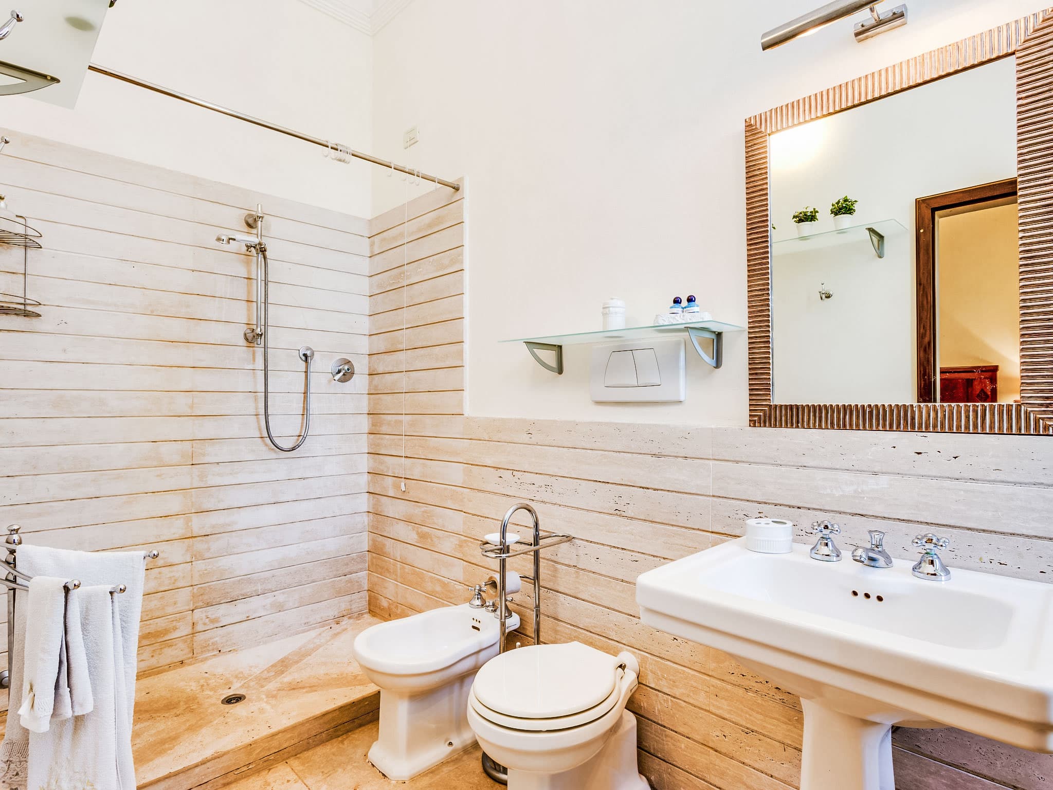Bathroom / Wellness