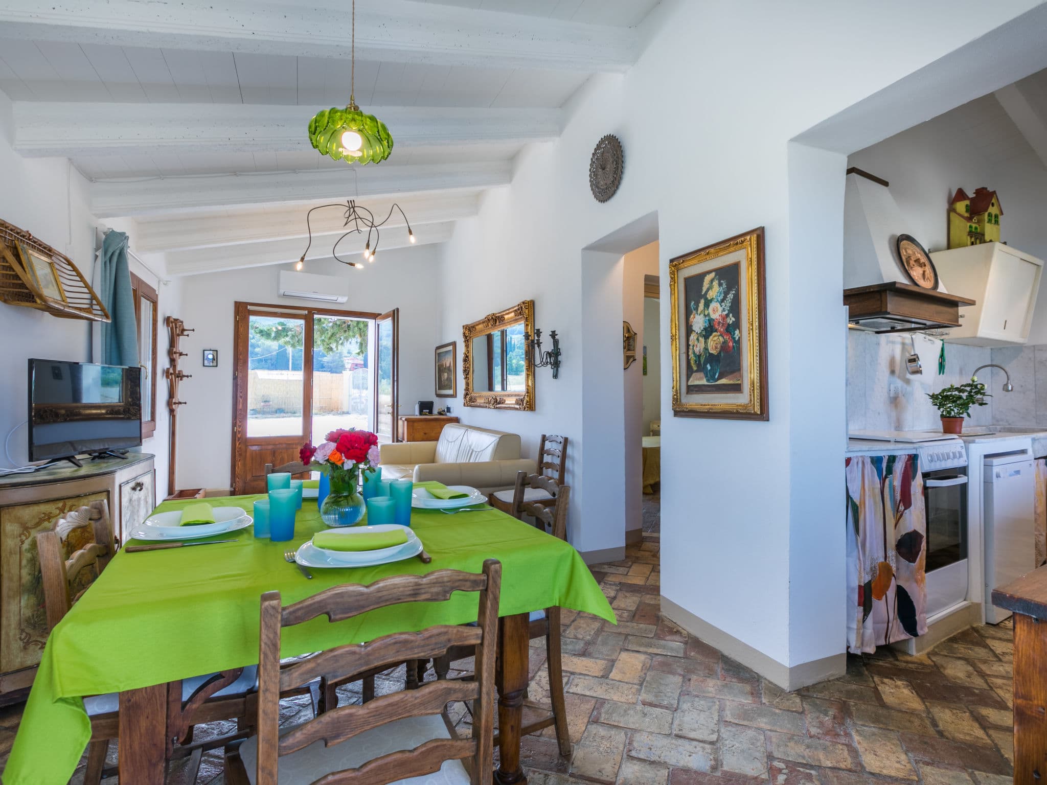 Kitchen / Dining Room