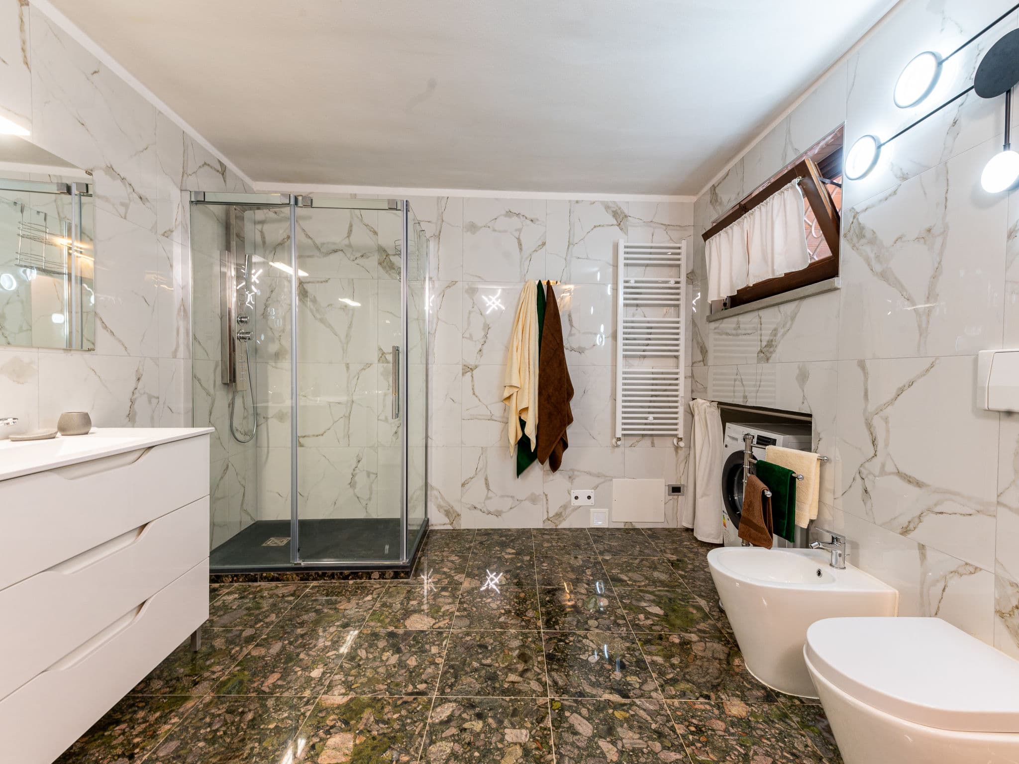 Bathroom / Wellness