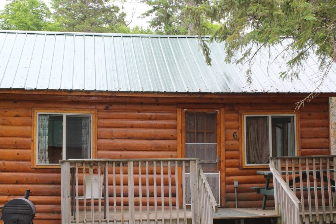 Cabin 6 - Classic cabin with a dockside deck