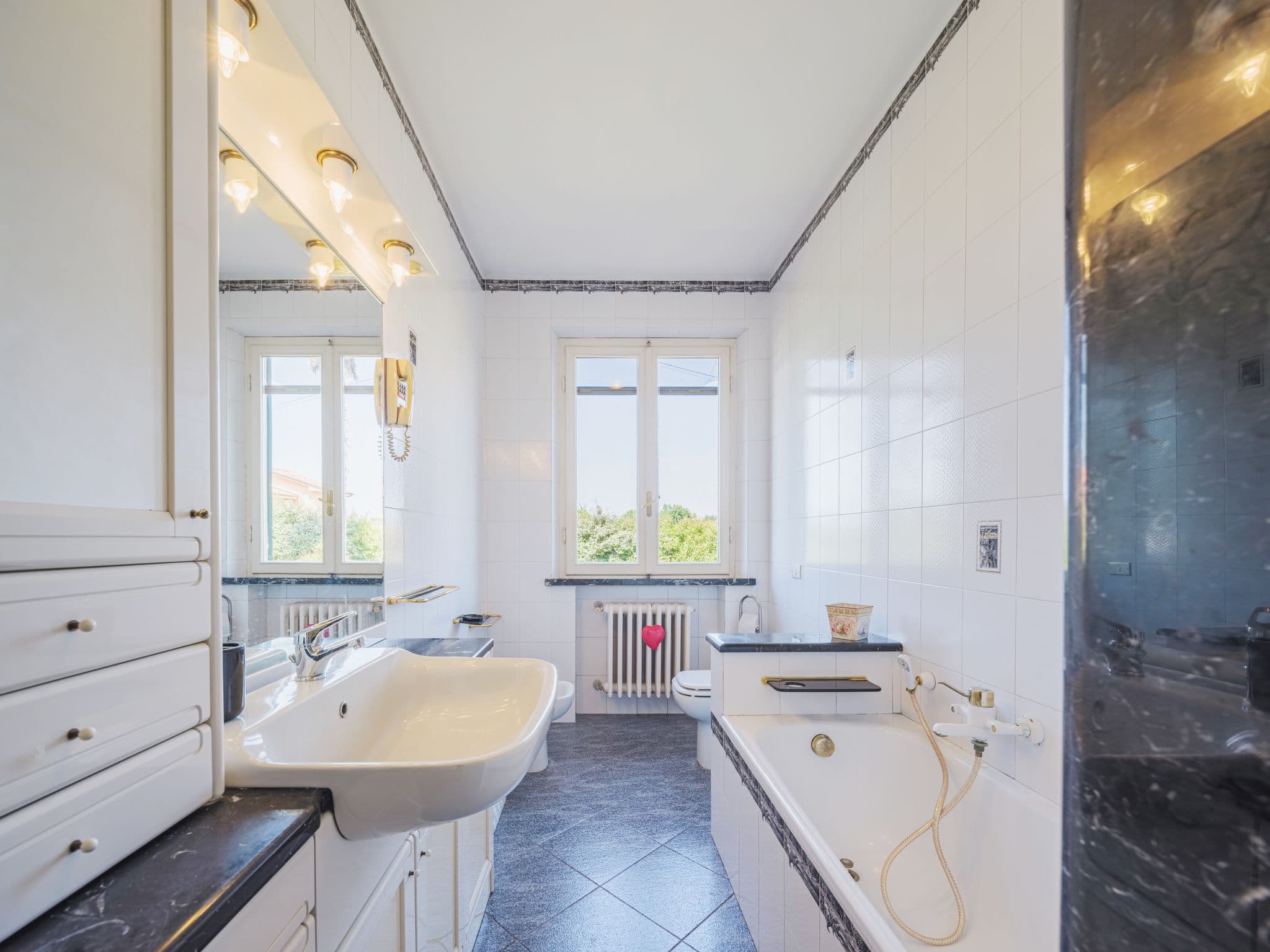 Bathroom / Wellness