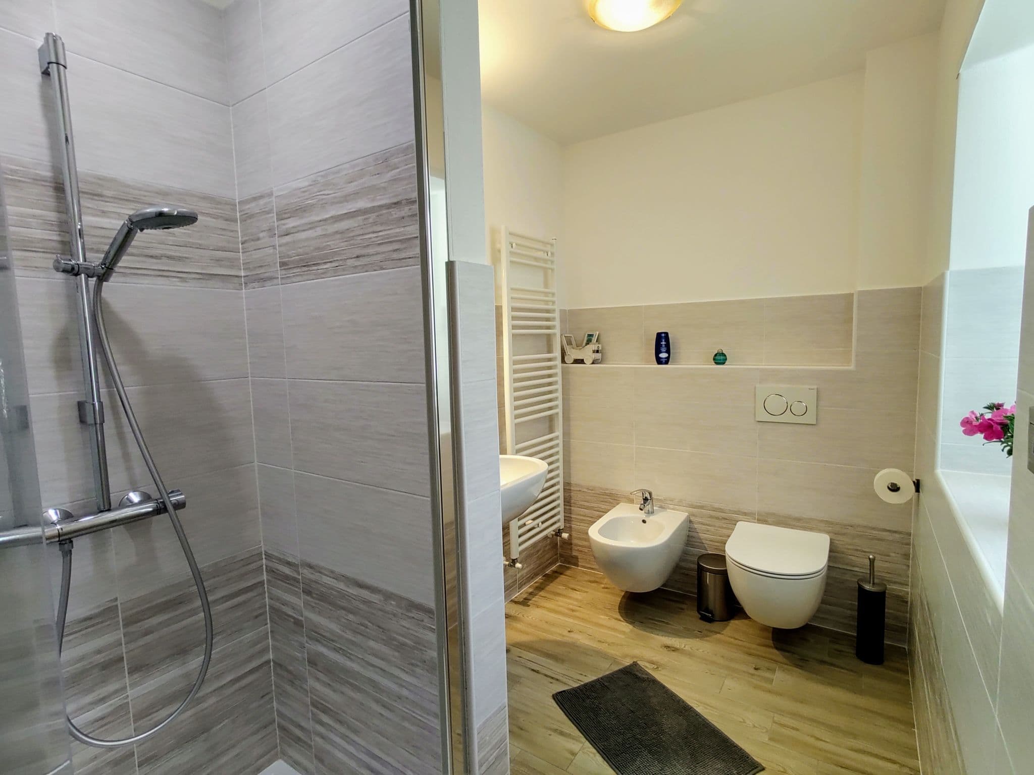 Bathroom / Wellness