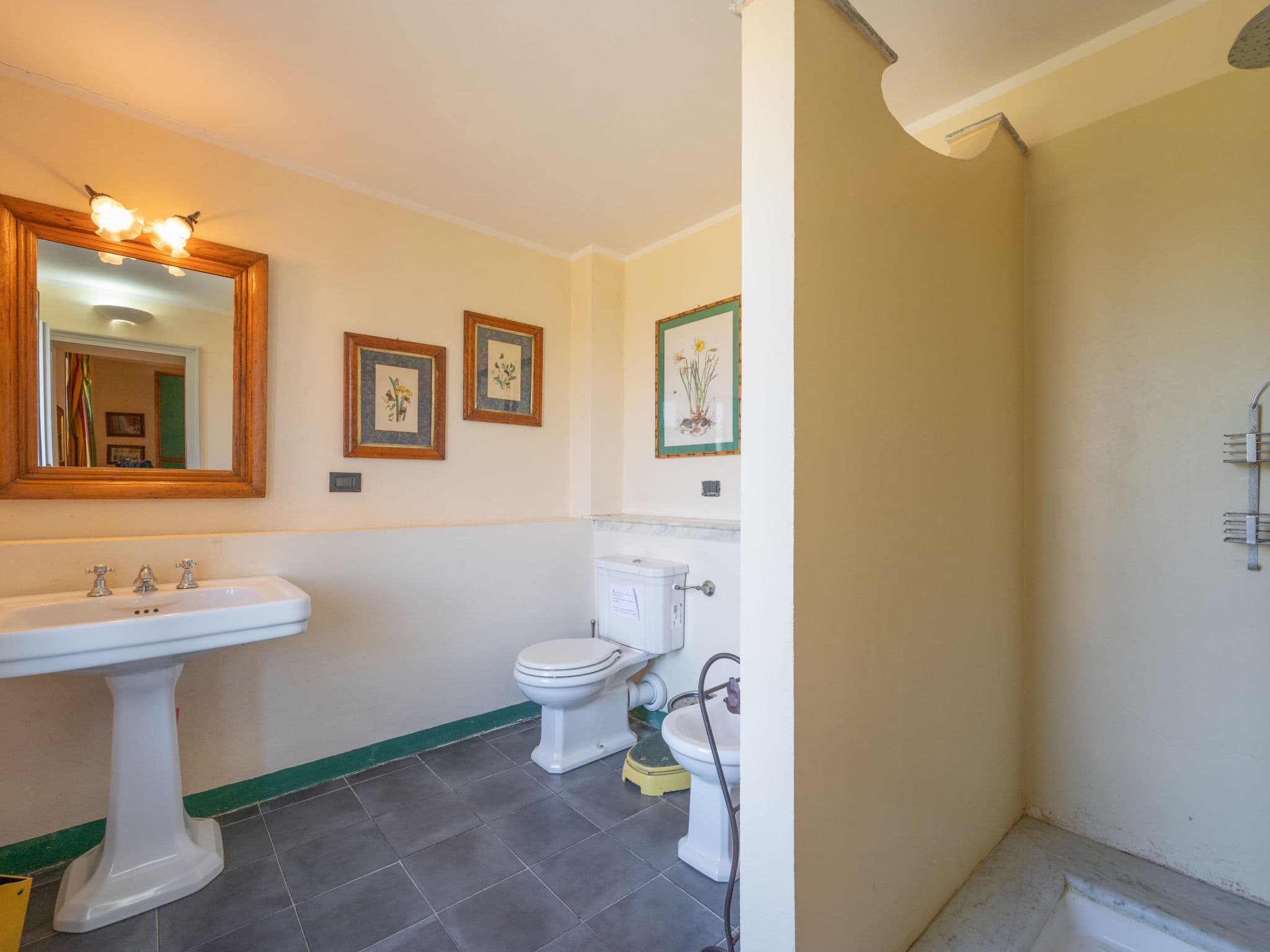 Bathroom / Wellness