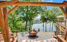 Lakefront Pet friendly Private covered dock