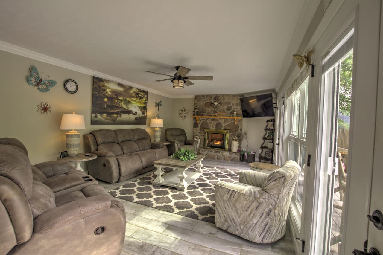 Great room 2.jpg