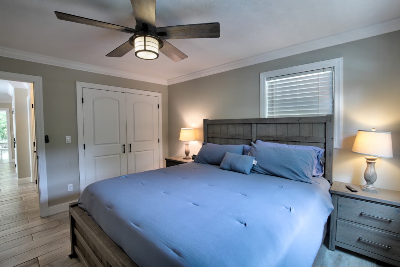 Main floor King 3.jpg