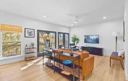 White House on the River: Sleeps 11 + Outdoor Fun