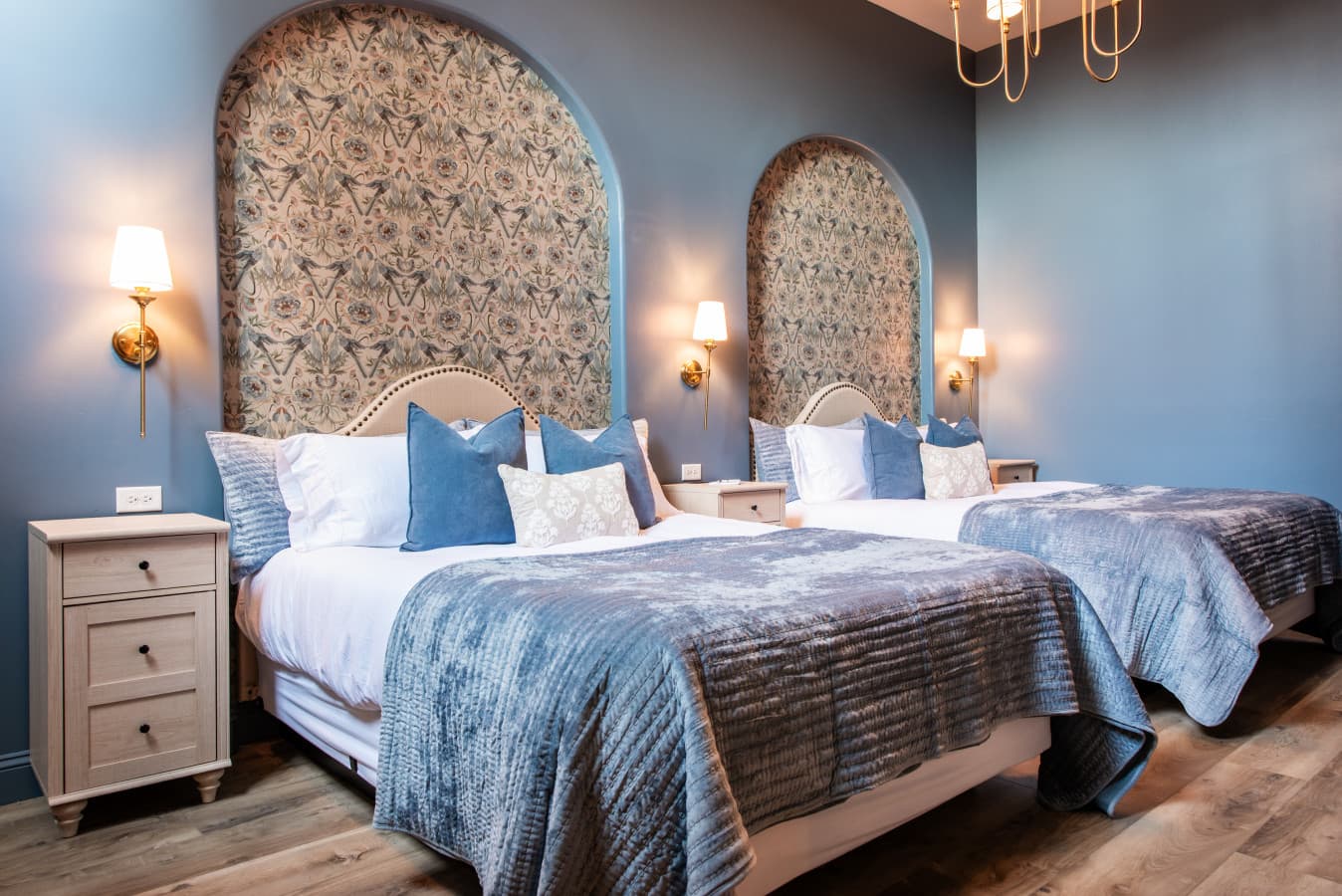 Hollyhock Suite 506: 1 bed + 1 loft bed/1 bath