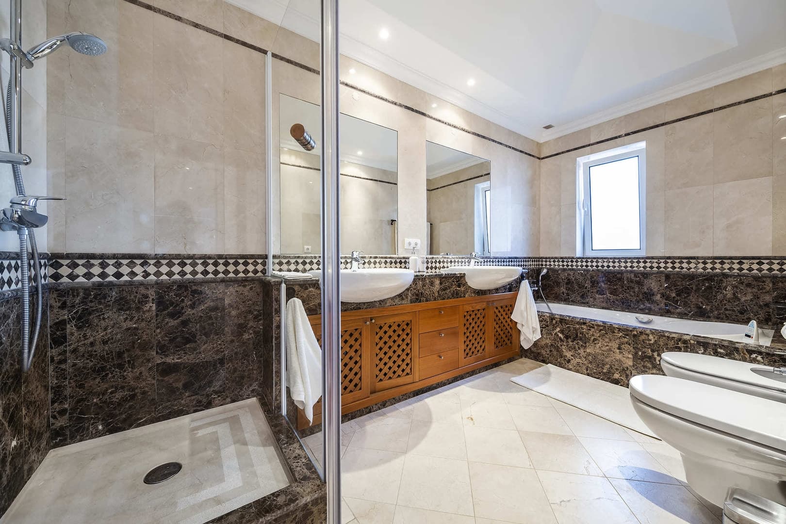 Gallery Image 111