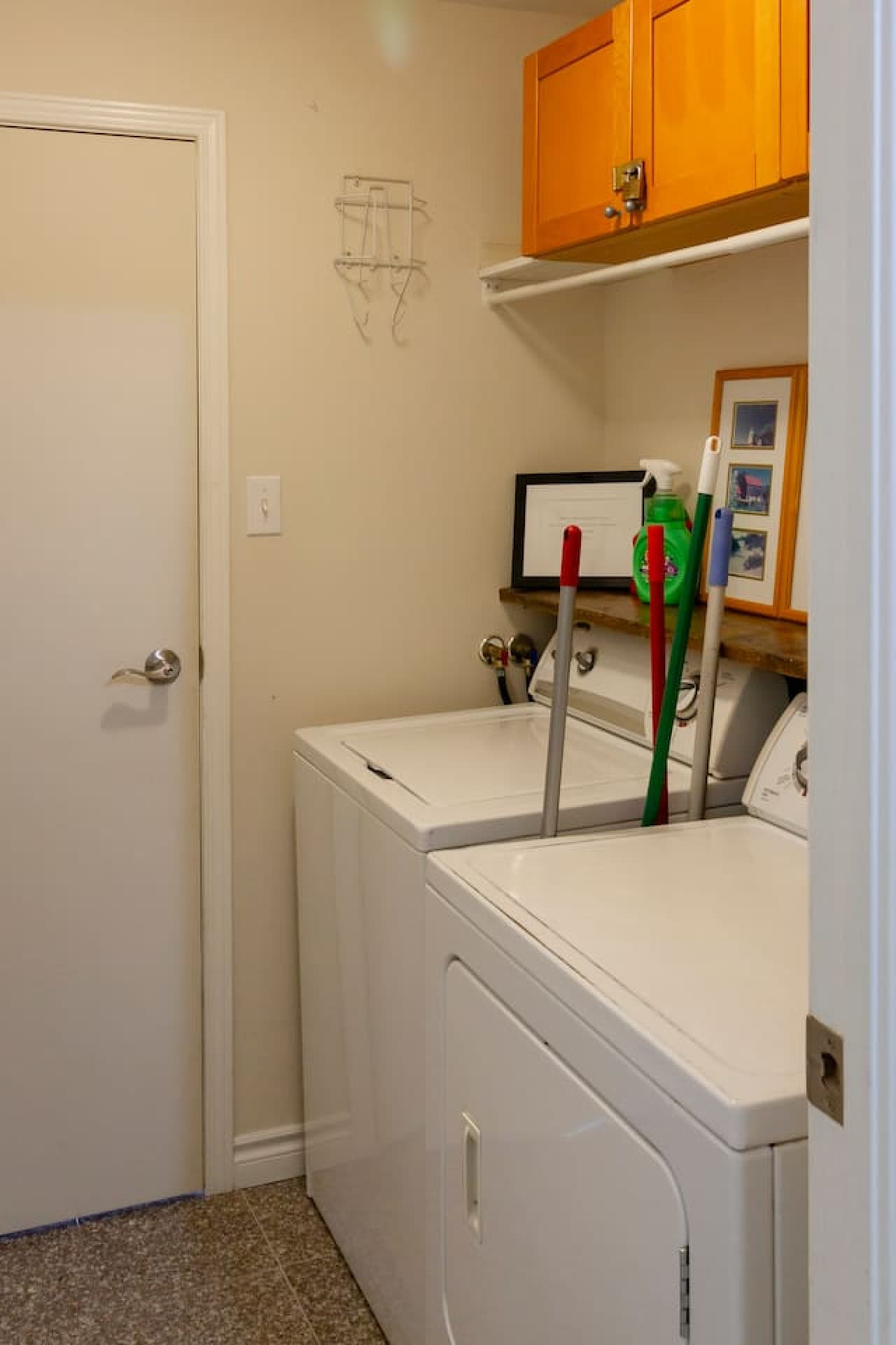 Shared laundry room. Privacy Lock on both sides