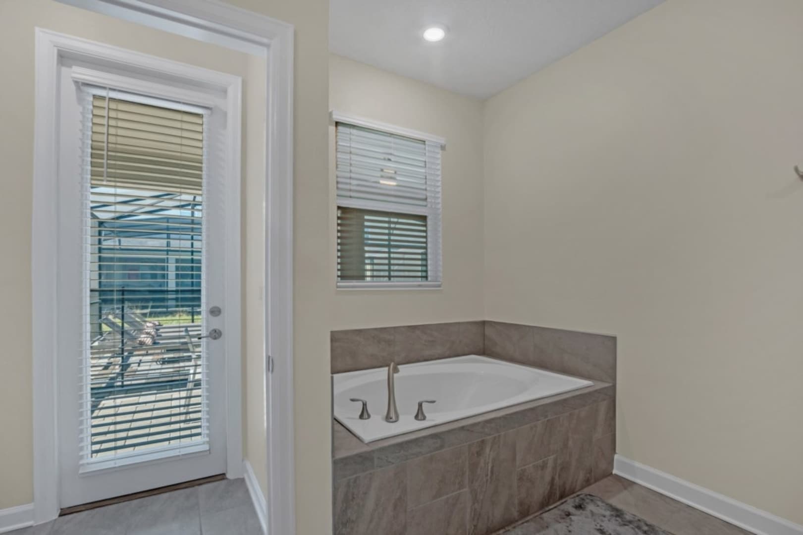 Gallery Image 1008