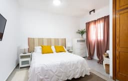 Eden Rentals 105 Surfy Stylish Bed&Coffee Room