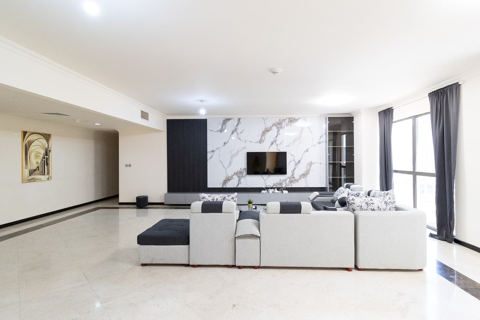 Upgraded 3BR with Balcony on JBR by Happy Season