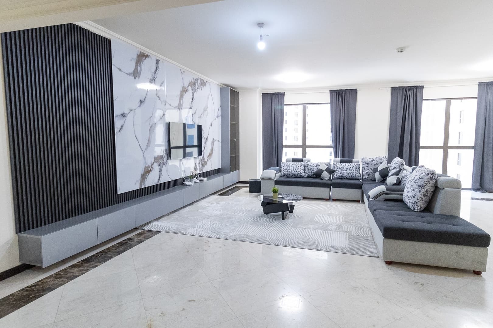 Upgraded 3BR with Balcony on JBR by Happy Season