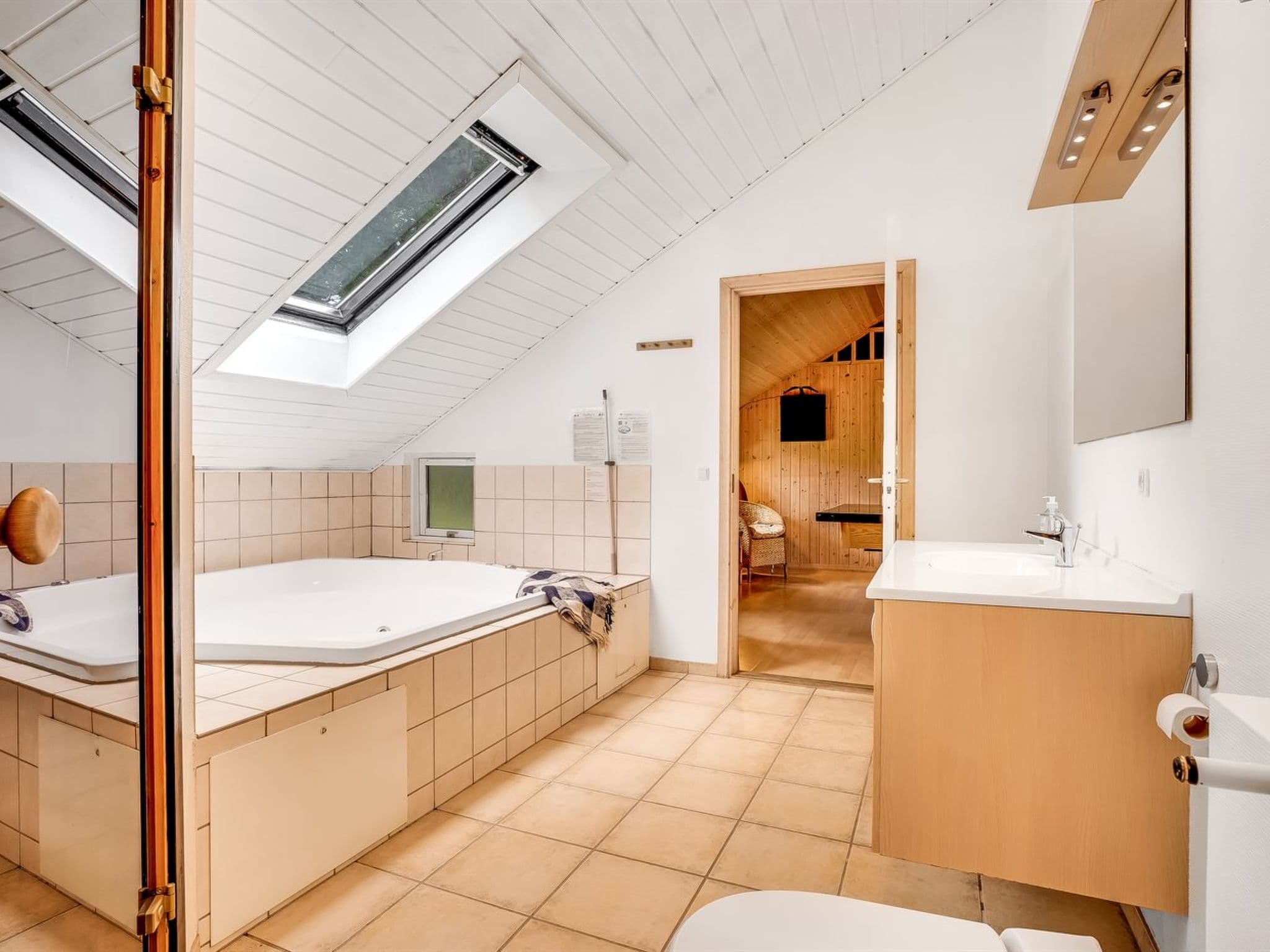 Bathroom / Wellness