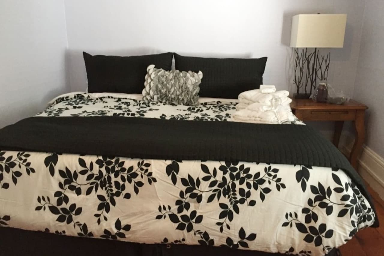 This is the same room as the 2 single bed room, except the singles have been converted into a king bed. This must be requested ahead of time.