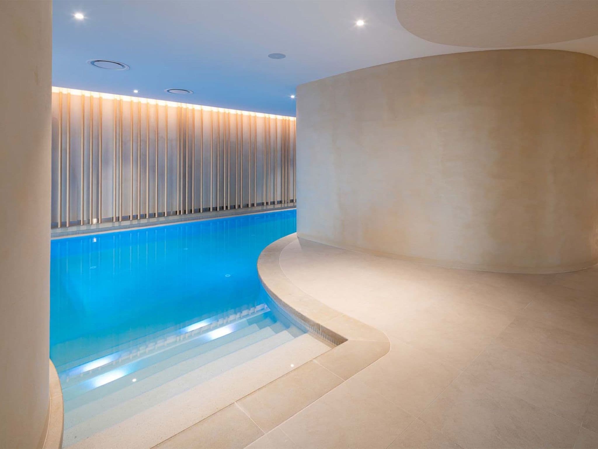 Pool Indoor