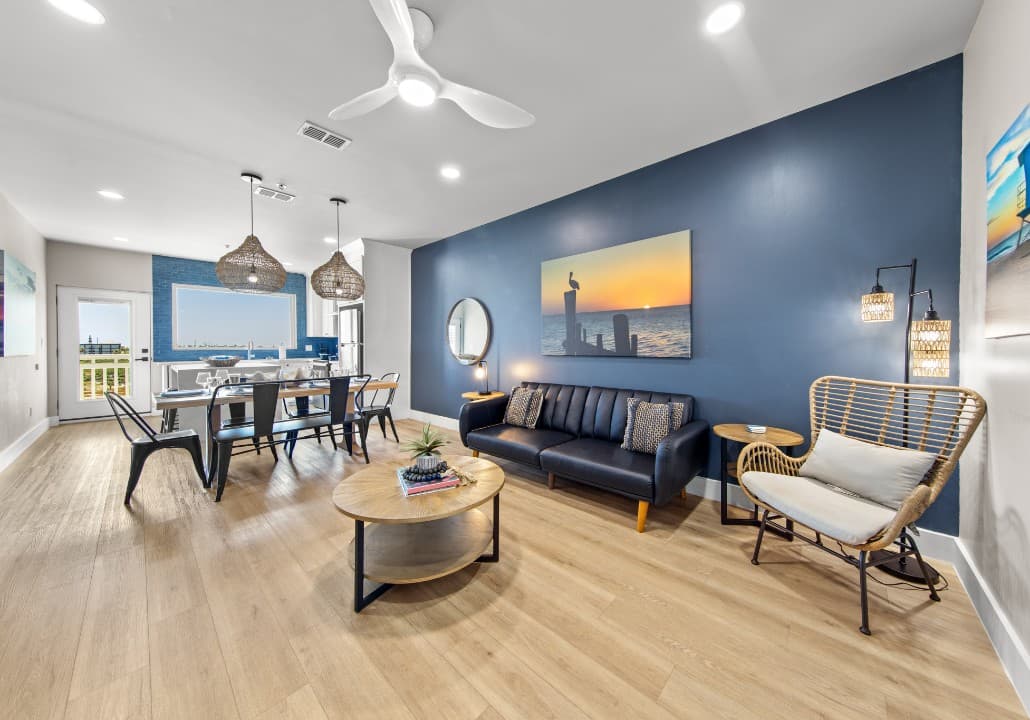 Waterfront Luxury | Mins to Beach & SpaceX Views