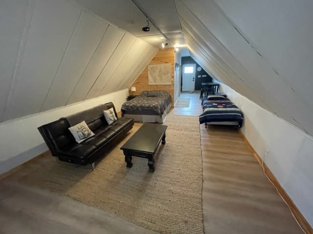 Queen and a twin bed, Futon is also a  double bed 