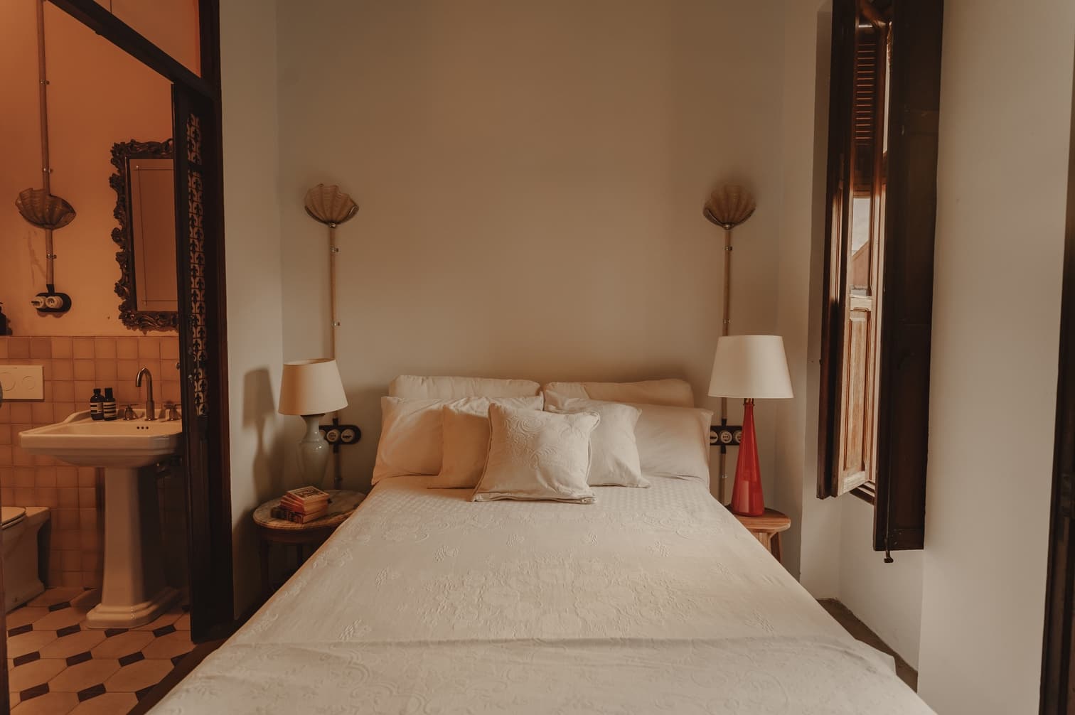 Rosalia - Bedroom