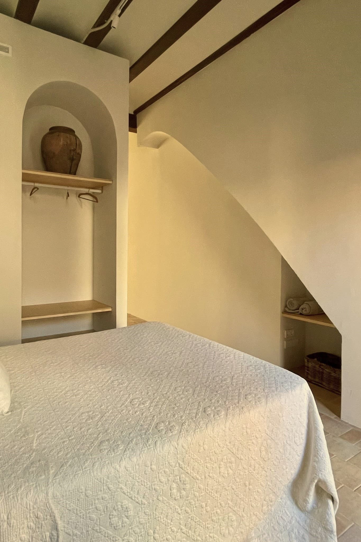 Lina - Bedroom