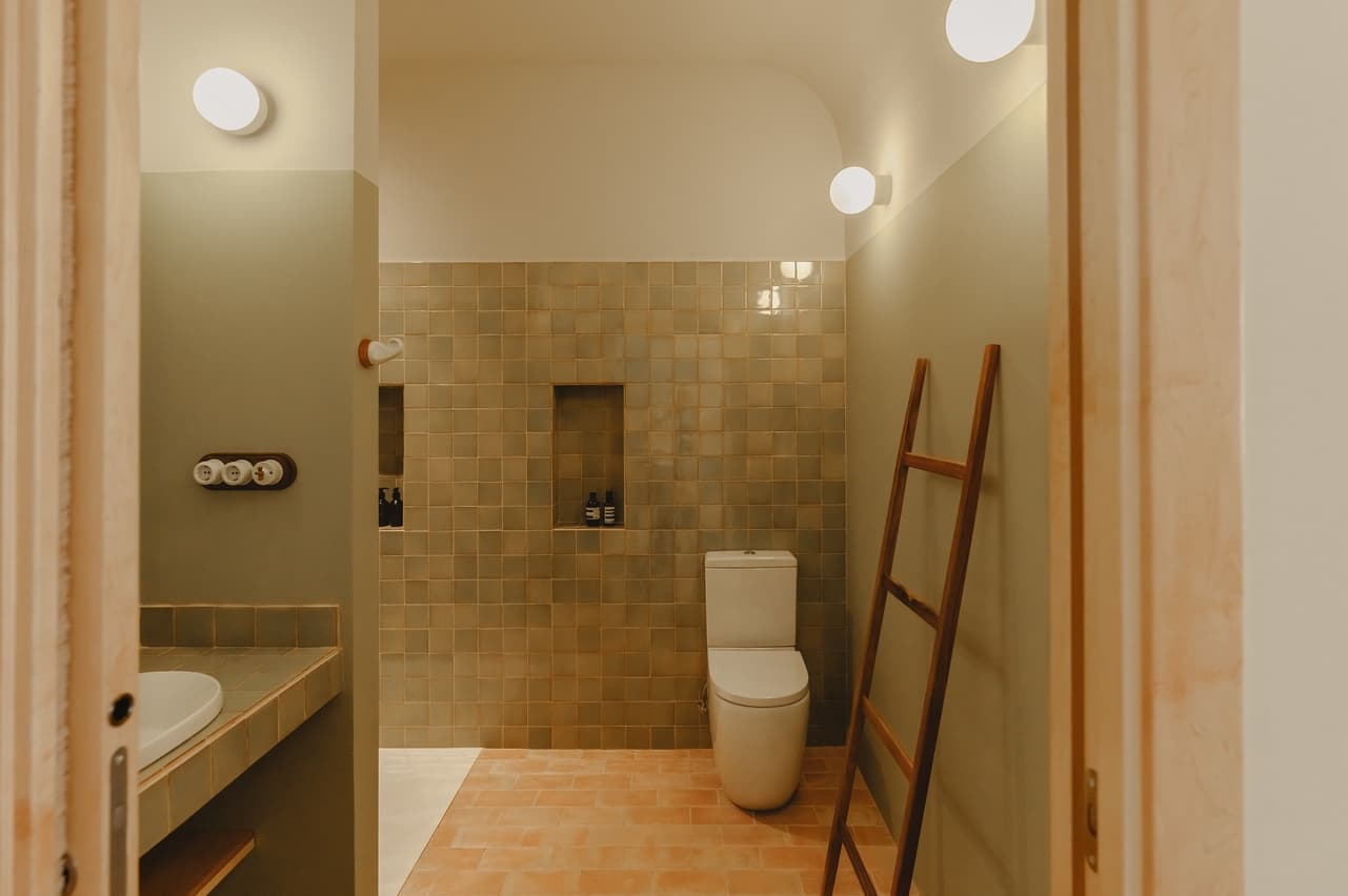 Lina - Bathroom