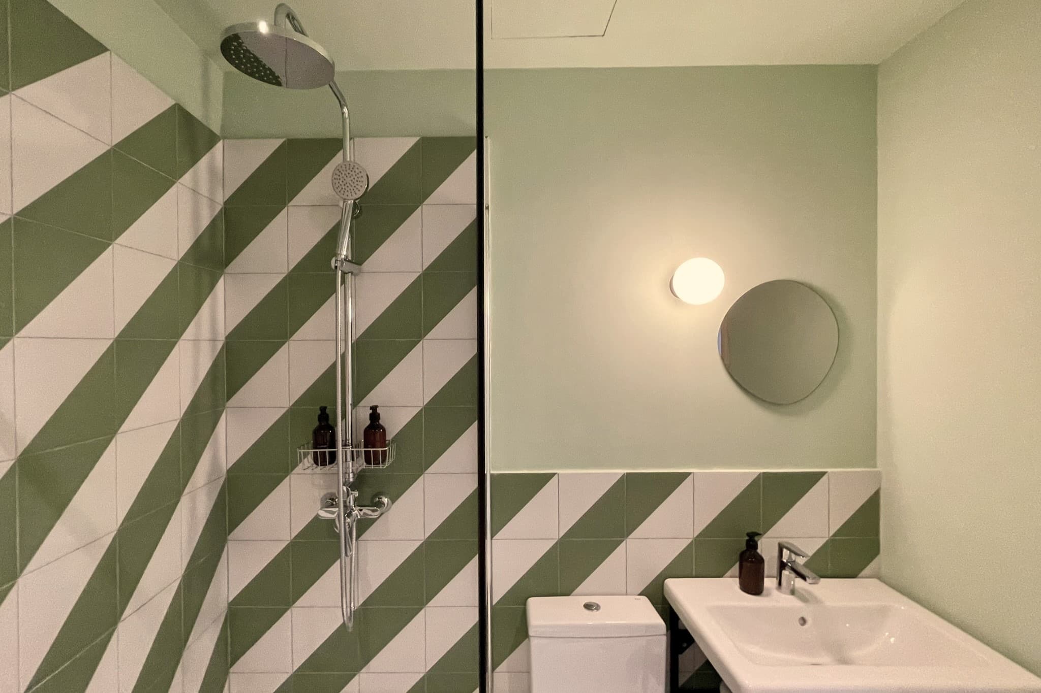 Juana - Bathroom