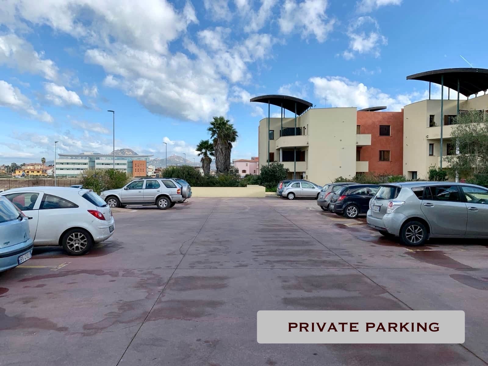 Free Gated parking space - Olbia