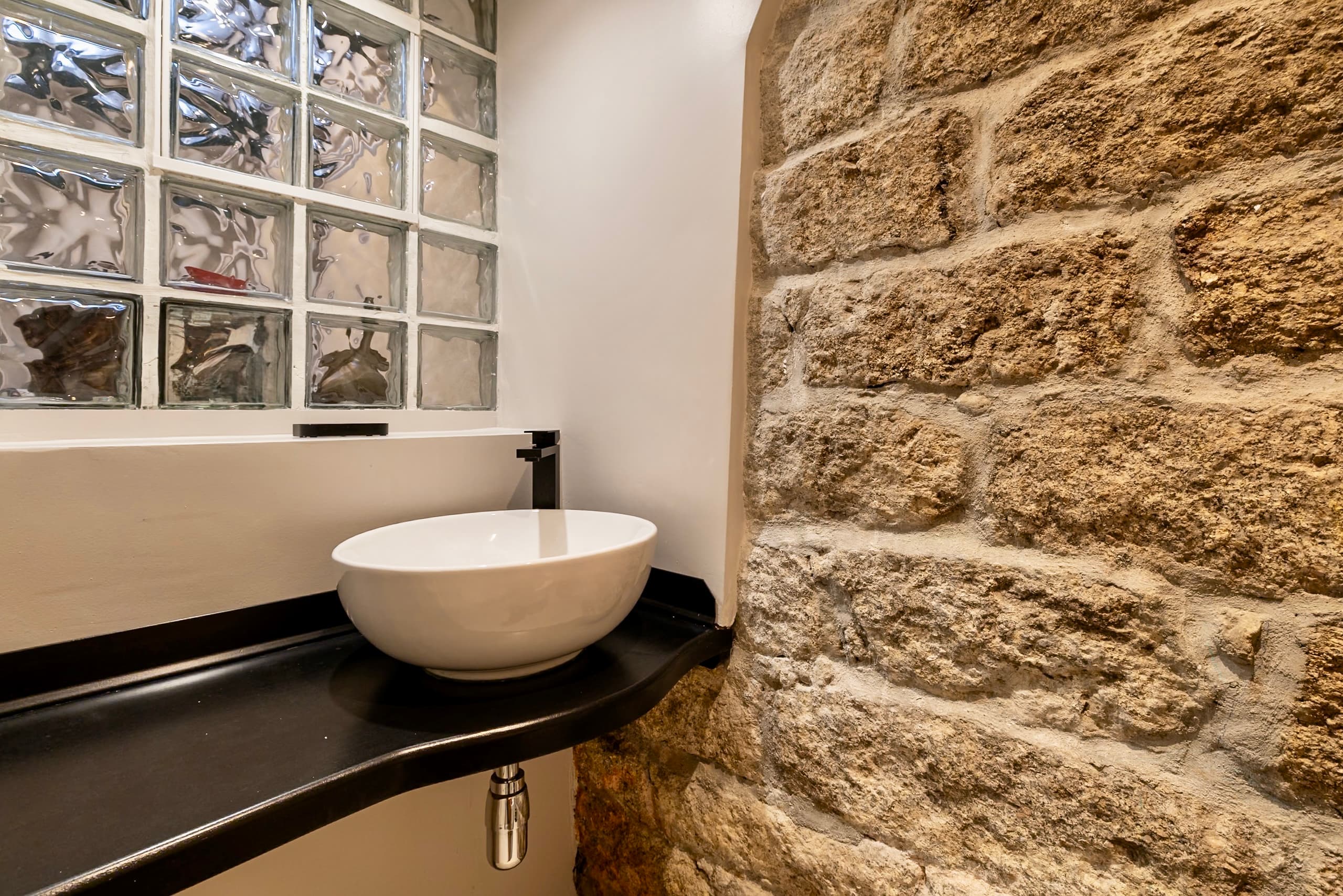 Sink in the half-bathroom on the ground floor