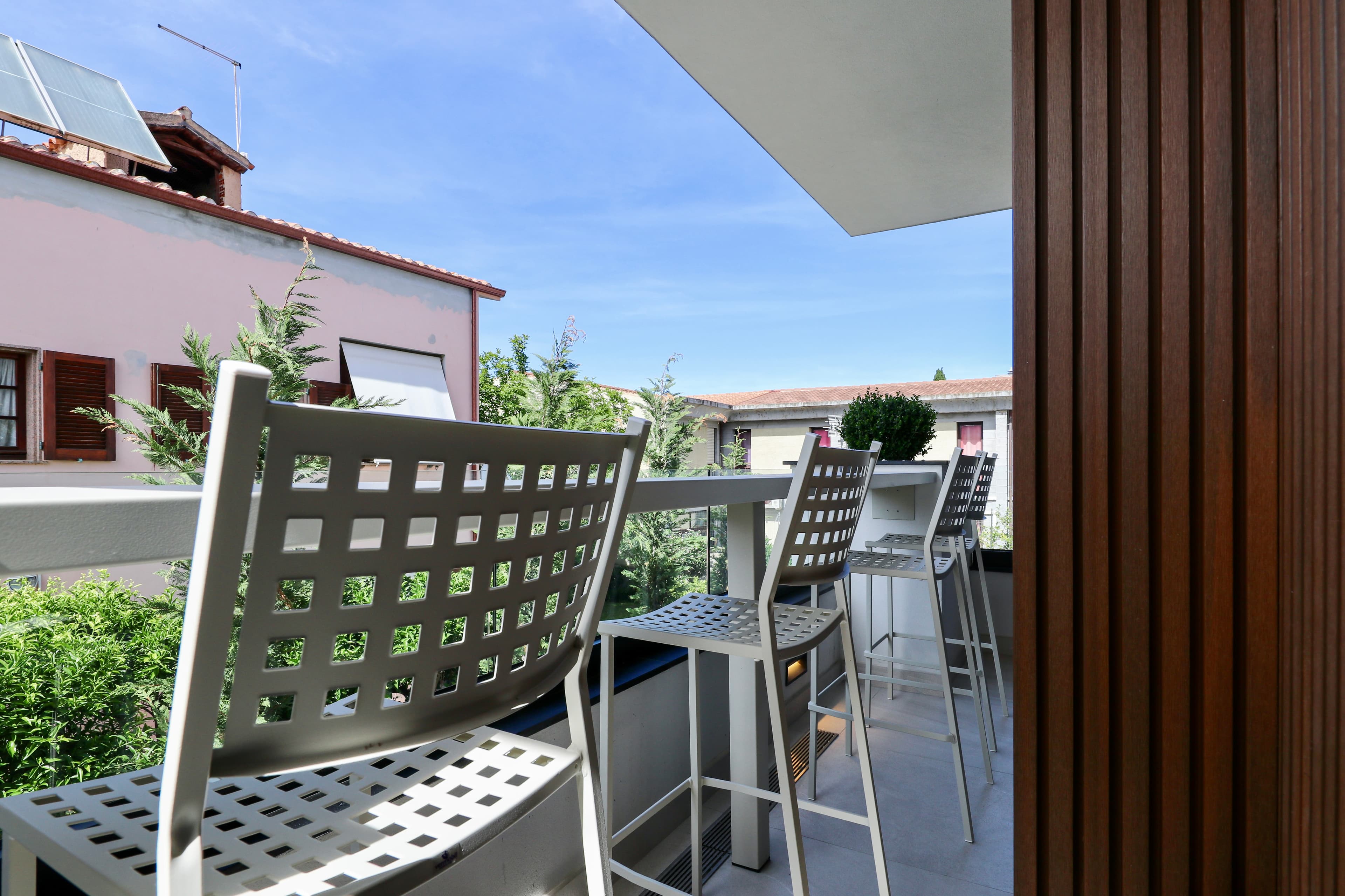 Balcony; to dine or for coffee