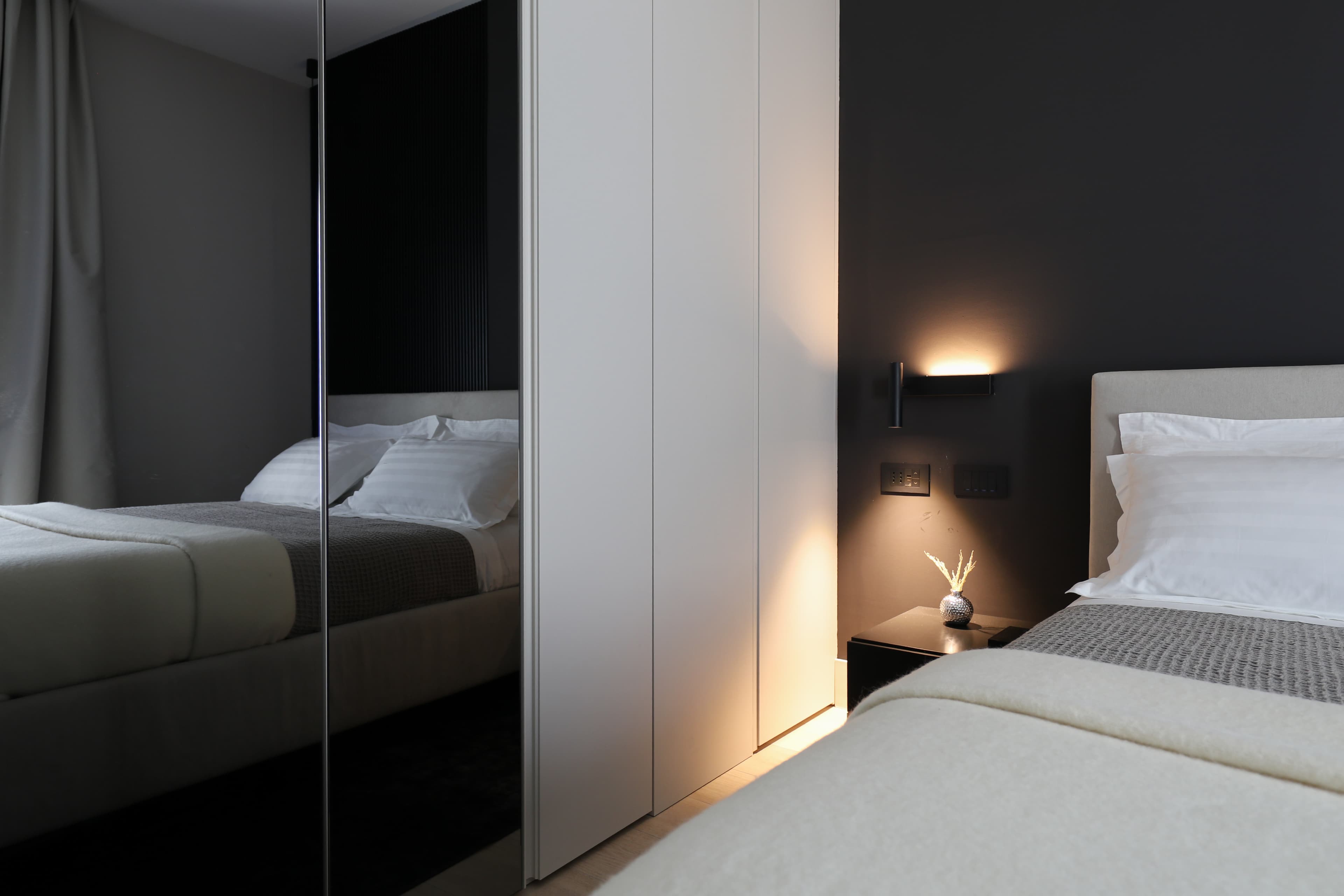 Luxurious Bedroom with Modern Finishes