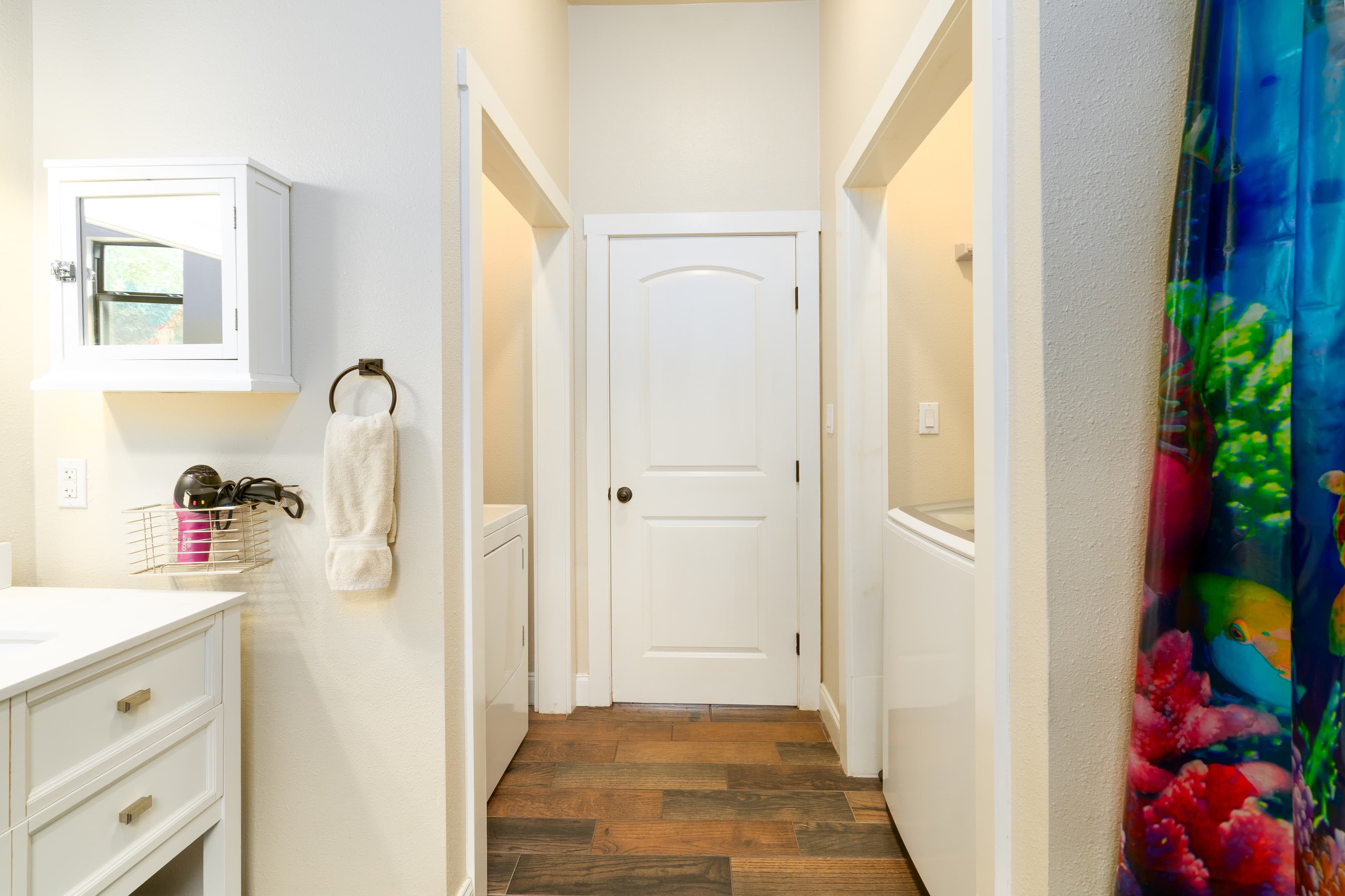 Large bathroom with washer/dryer