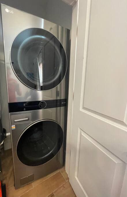 Full Sized washer/dryer