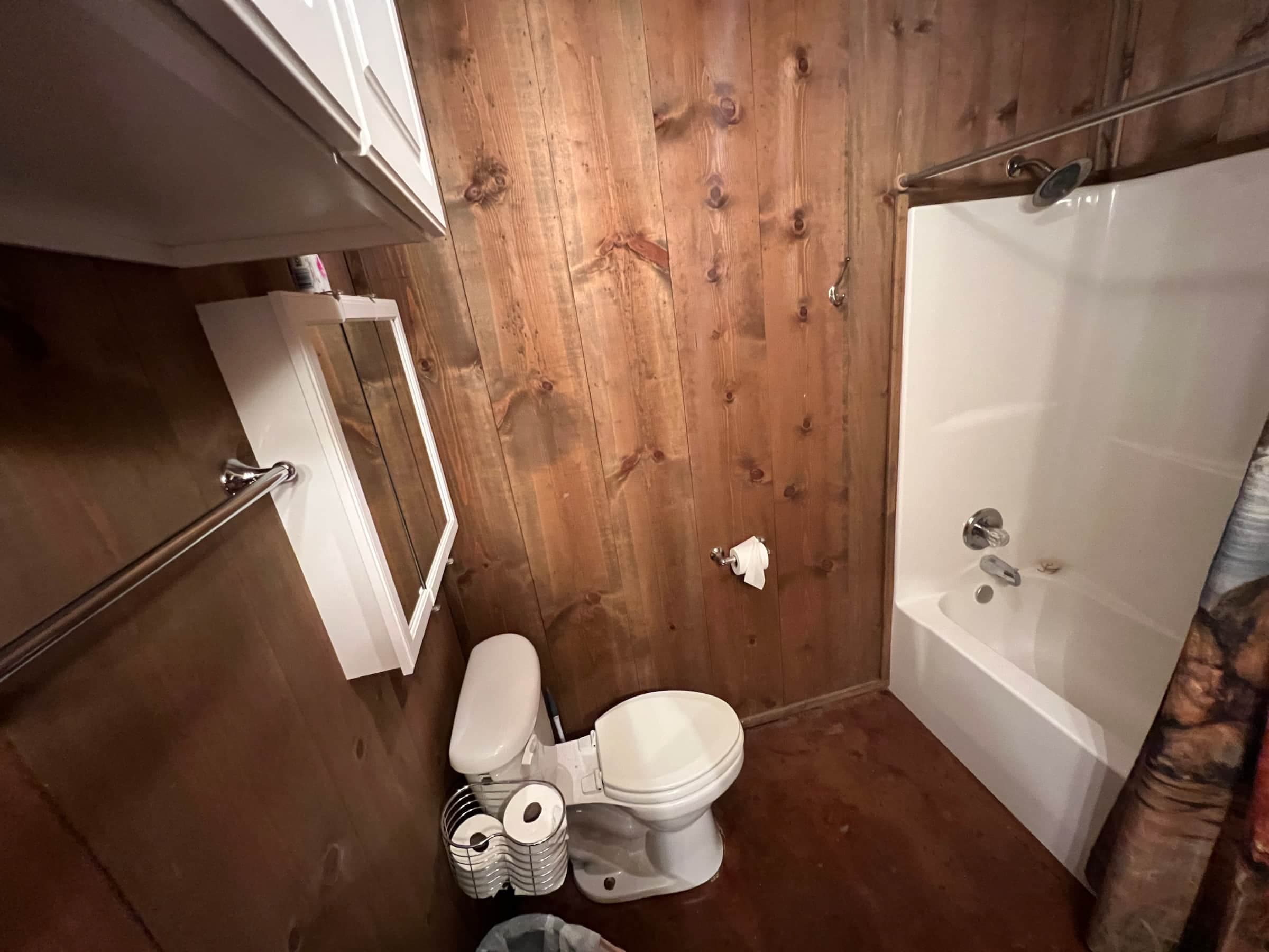 Guest Home Bathroom Lake Godstone