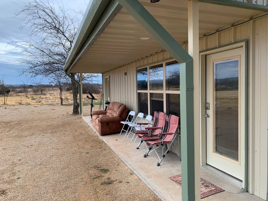 Lake Godstone Field House Porch seating 