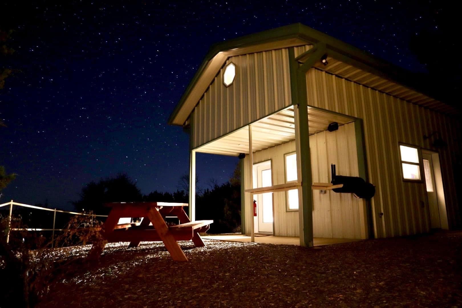 Lake Godstone sky Inspiration Cabin