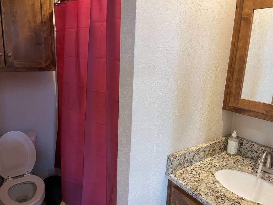 Lake Godstone Inspiration Cabin Bathroom