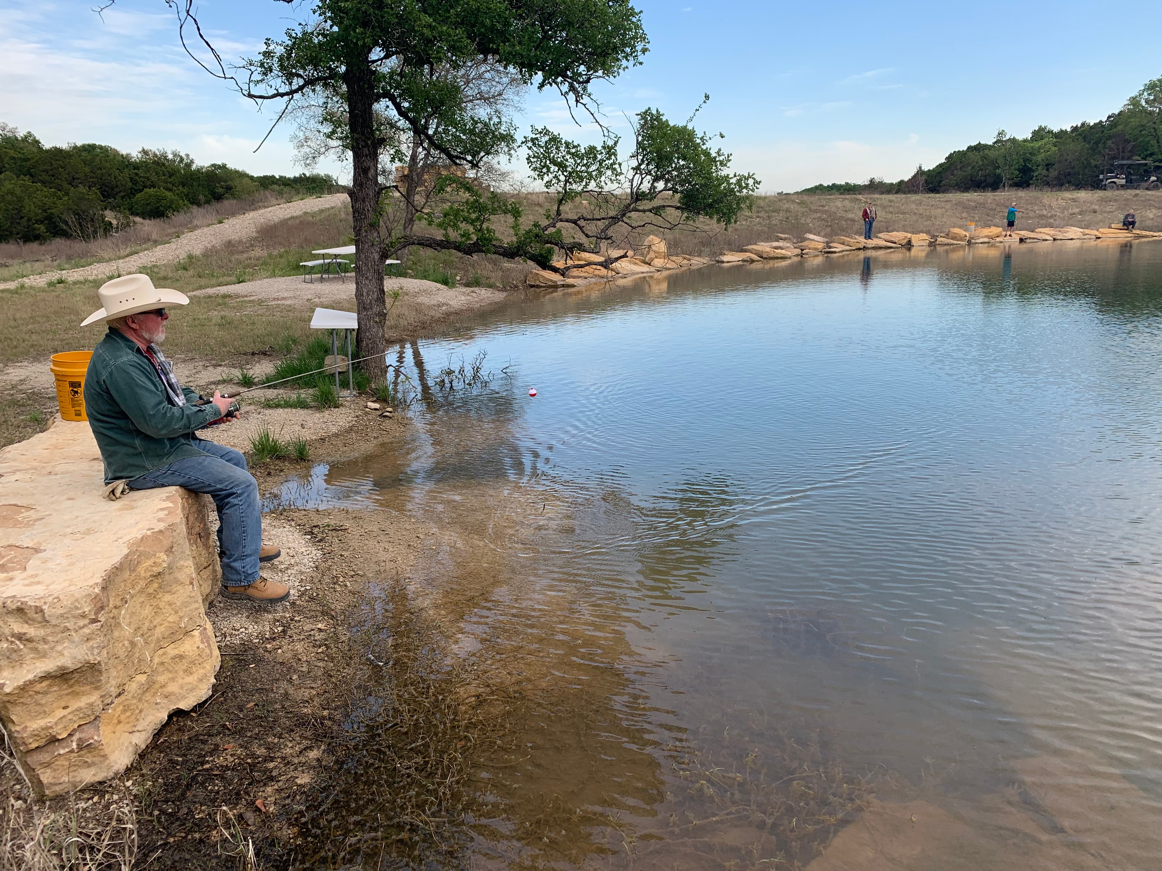 Lake Godstone Top of Dam fishing