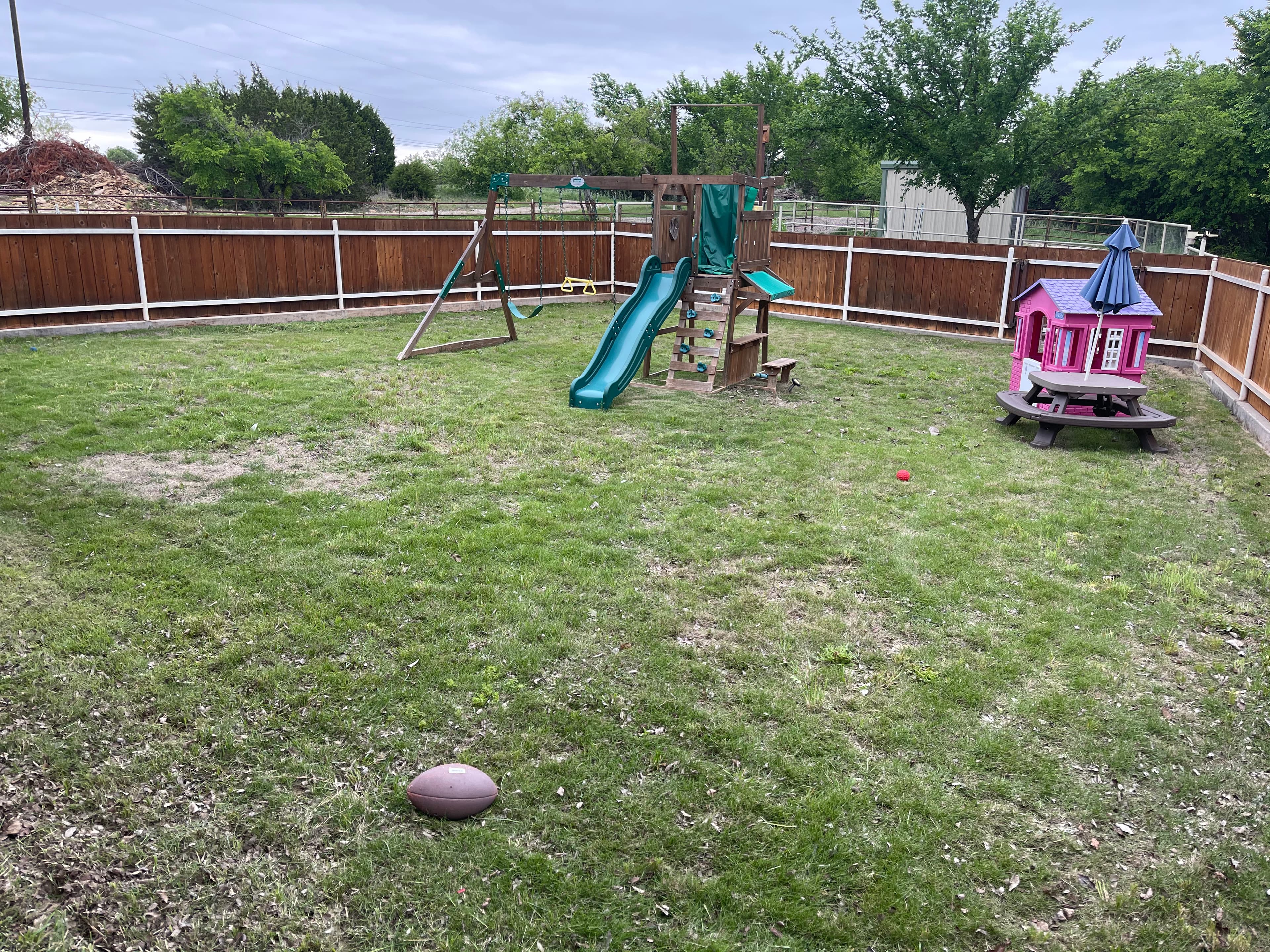 Lake Godstone Guest Home kids playground
