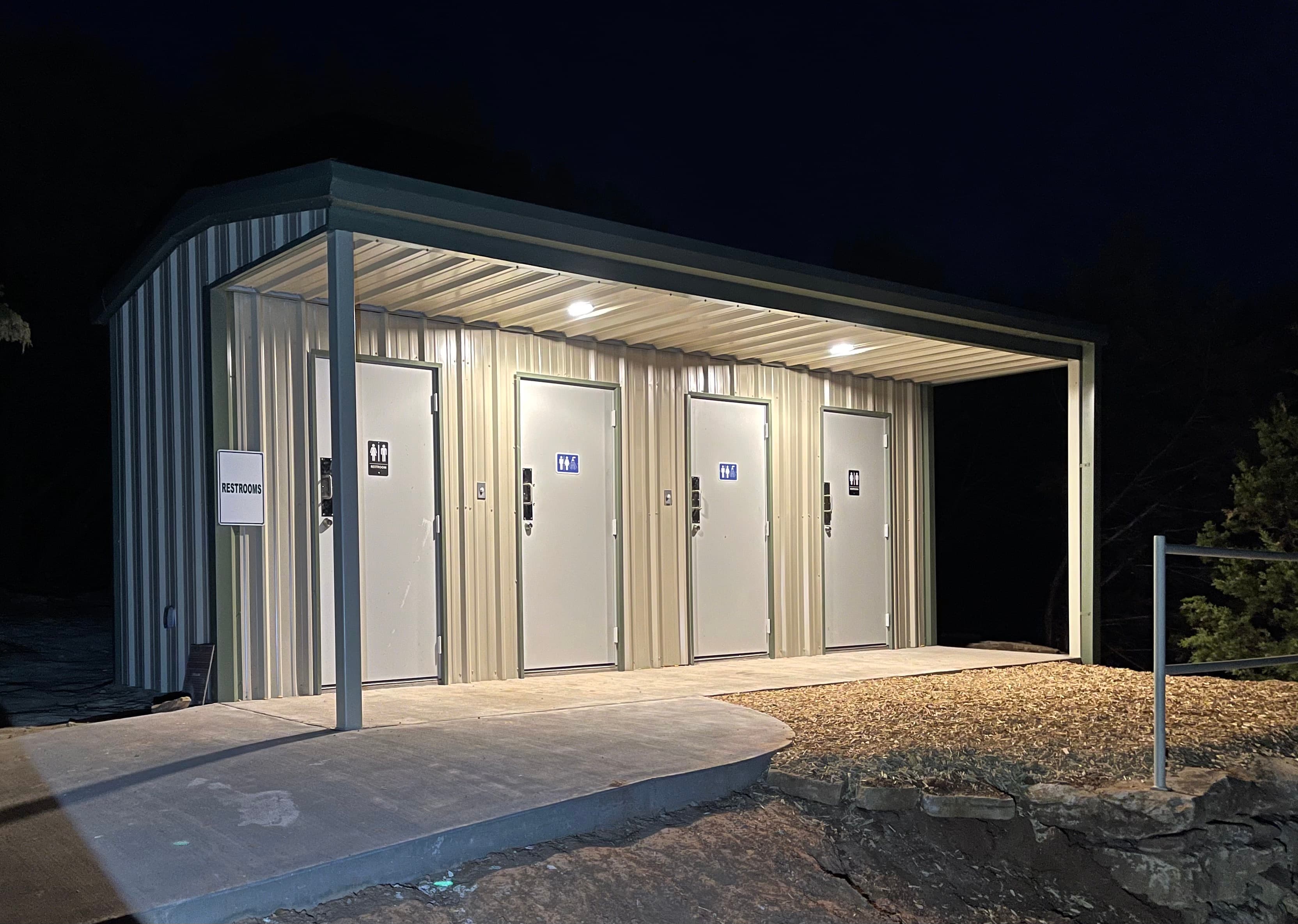 Lake Godstone Texas Family Reunion Comfort station