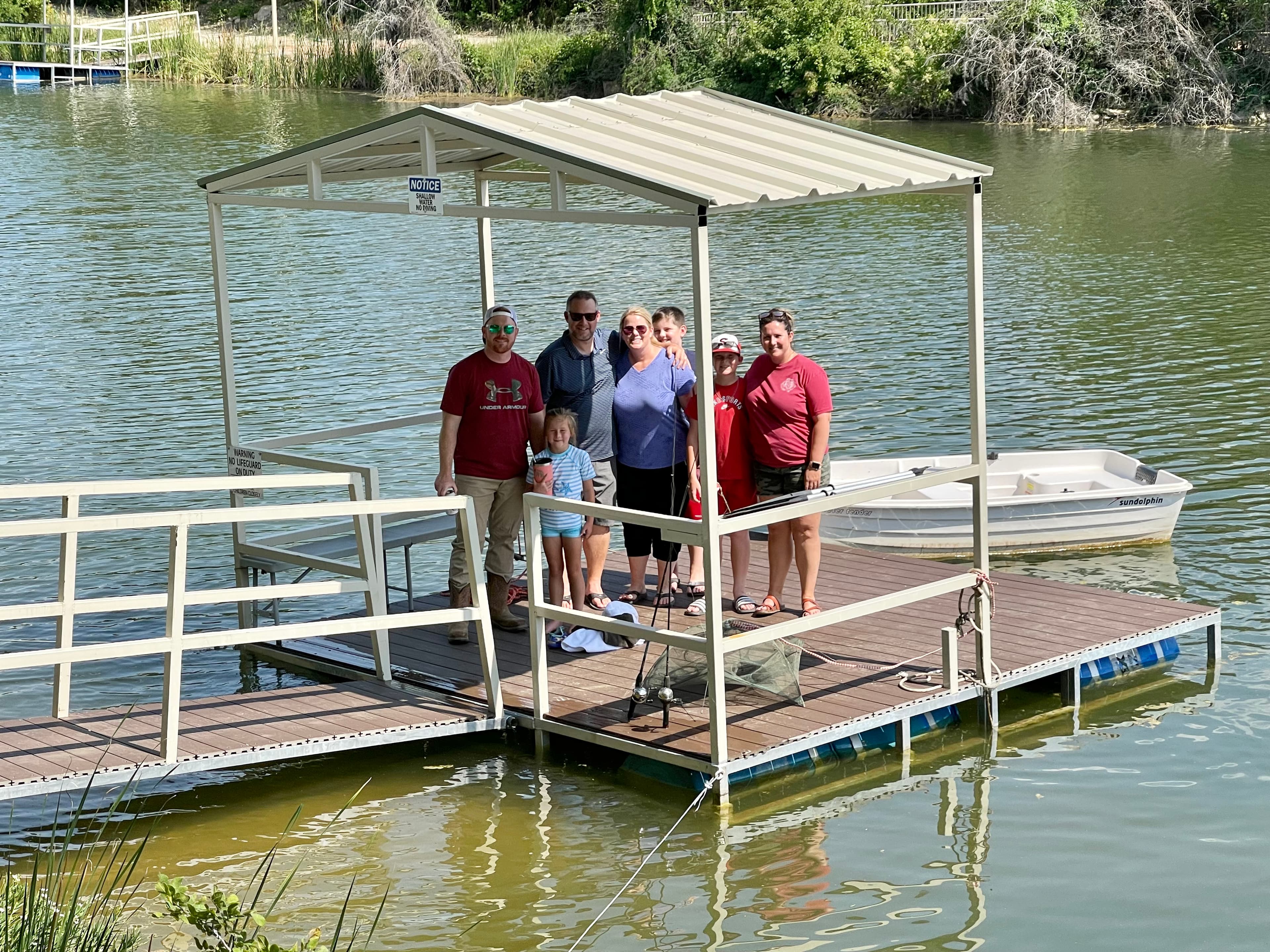 Lake Godstone Guest home dock