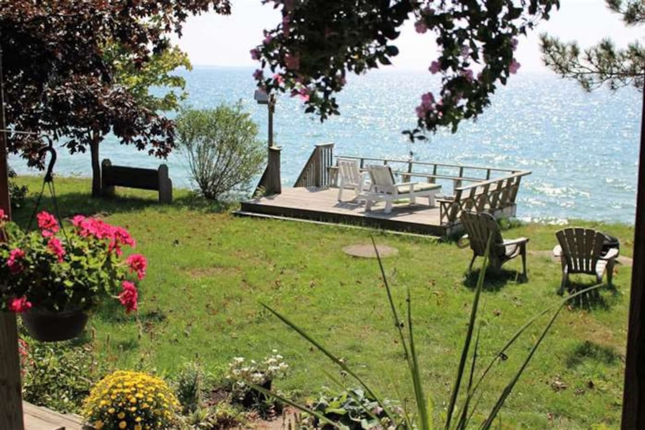 Lake Ontario Waterfront Cottage