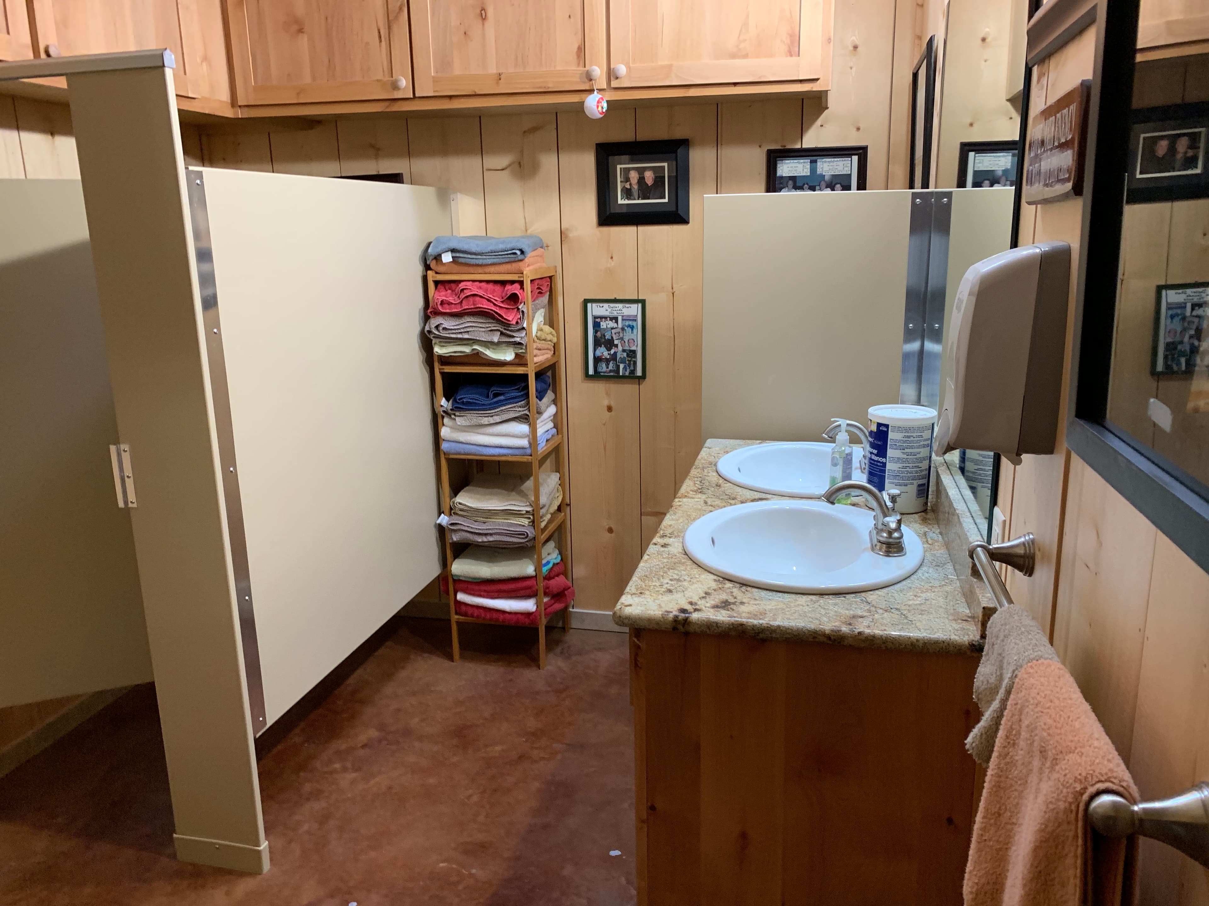 Lake Godstone Lodge mens bathroom