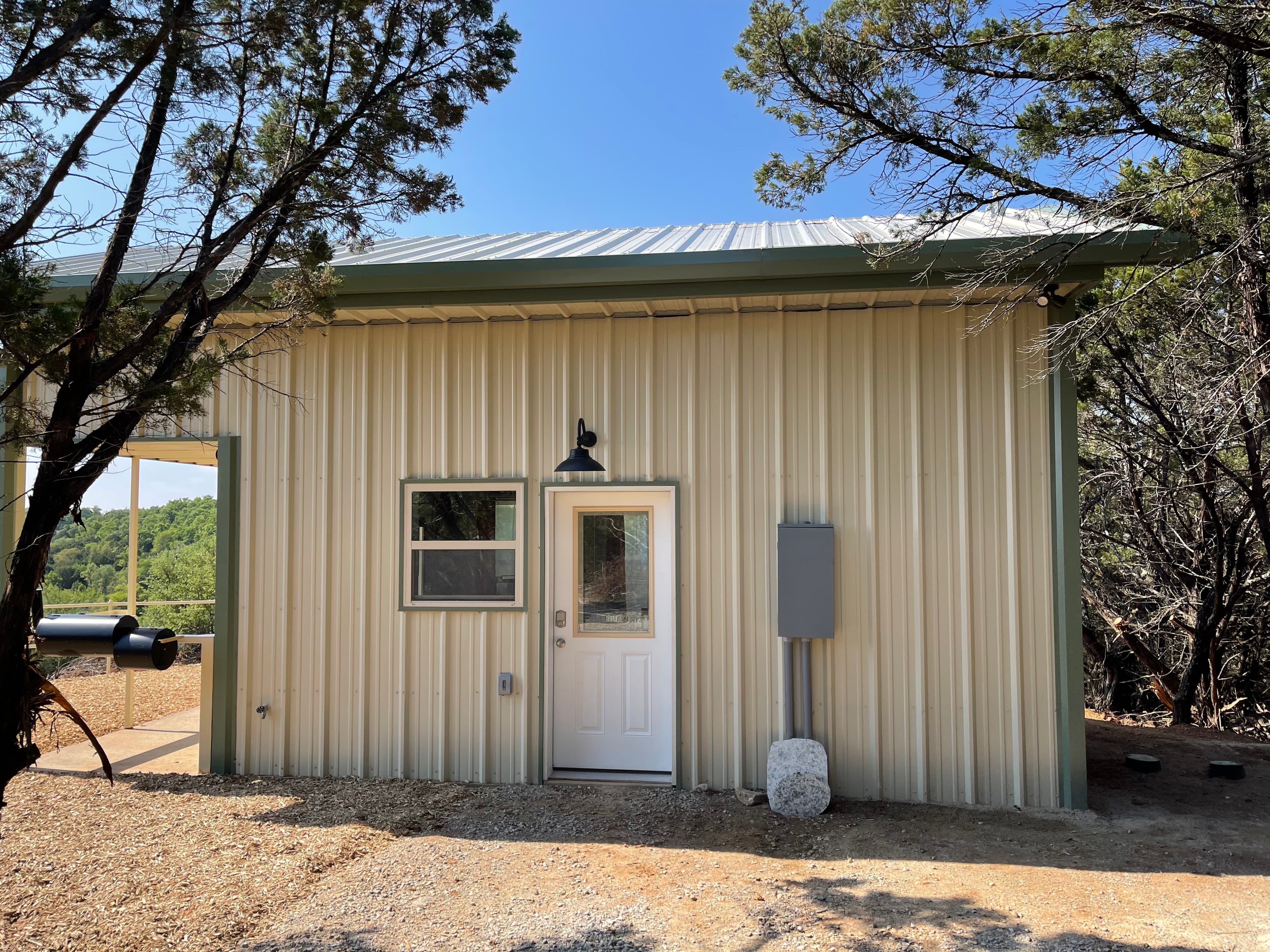Lake Godstone Inspiration Cabin